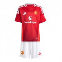 Camisa de Futebol Manchester United Equipamento Principal Infantil 2024-25 Manga Curta (+ Calças curtas)